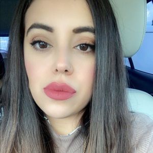 Meet your Posher, Gaby